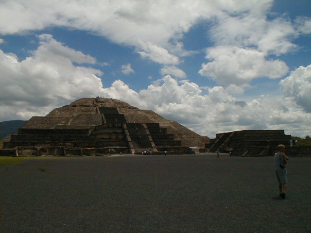 20-6-00 Mne pyramiden